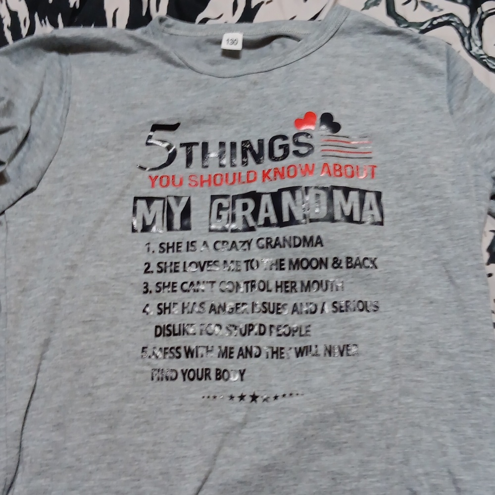 Kids grey shirt, 5 things you should know bout my grandma, size 130